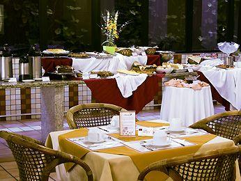 Mercure Apartments Blumenau - Accor Restoran fotoğraf